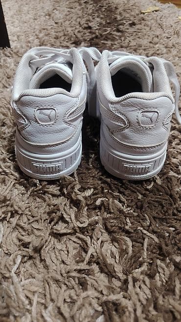 bele patike i odelo: Puma patike za devojčice, bele 34br, očuvane — 4