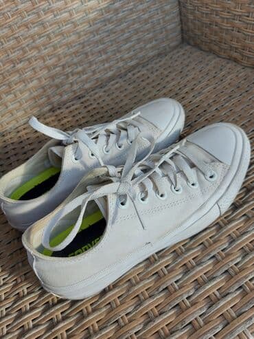 replay is more patike: Converse, 38, color - White — 8