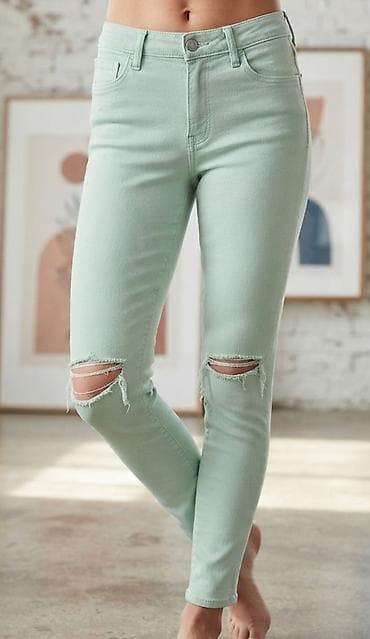 Ženske skinny farmerke u pastelno mint zelenoj boji. Visoki struk sa