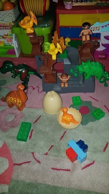 igracka traktor sa prikolicom: Lego duplo set 5597 .na zadnjoj slici su tri seta i 5596. dinosaurus — 2