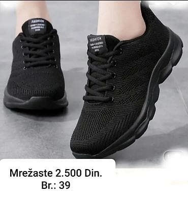 new look sandale: Mrežaste patike u crnoj boji, modernog i svedenog dizajna. Gornji deo — 1