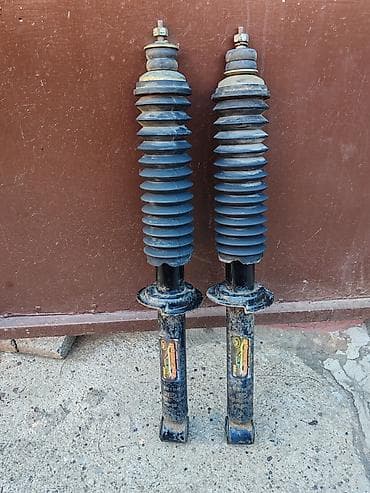 Amortizer zadni Lada 112 br.1. Polovno, ocuvano. Kompletan sa