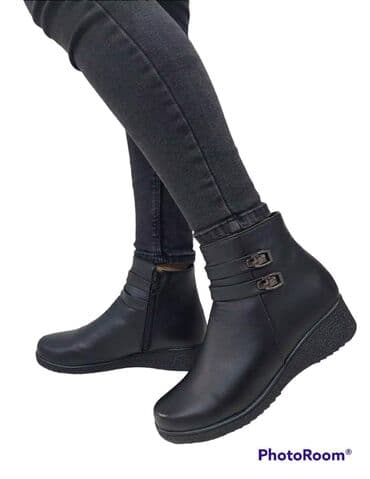 grubin obuca beograd: 39-42
3000 — 1