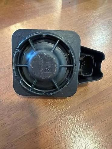 SIRENA ALARMA ZA VOLKSWAGEN GOLF 7, GOLF 8, PASSAT B8 . - 5Q0951605 na lalafo.rs SIRENA ALARMA ZA VOLKSWAGEN GOLF 7, GOLF 8, PASSAT B8 . - 5Q0951605