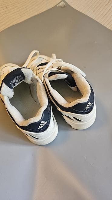 kickers obuca u beogradu: Adidas patike za dečaka, 36.5. Kupljene u Americi. U odličnom stanju — 5