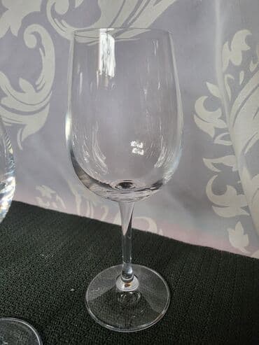 kristalne čaše prodaja: Case nove,vintaz kristal za vino Montana Nemacka. Case tanji — 14