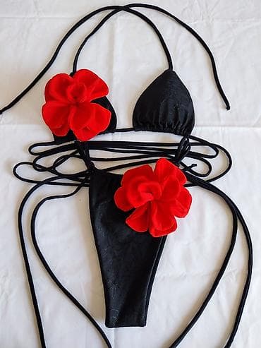Bikini set sa cvetnim detaljima - Dvodijelni bikini u stilu