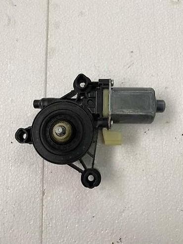 reno clio 1: MOTORIC PODIZACA STAKLA ZA SEAT LEON - 5Q0959801B | Motoric podizaca — 2