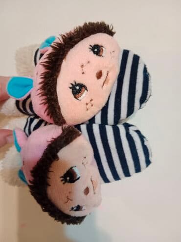 polovni kostimi za maskenbal za decu: Rukavice za devojčice 
Veličina 5 godina
Cena 400 din — 1