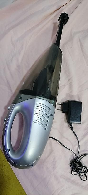 Donji delovi trenerke: Kuhinjski Mali ručni Usisivač sa dobrom baterijom TRISTAR
MIRJEVO — 6