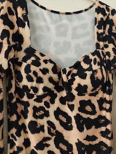 kardigan dugi: Haljina s leopard printom, dugih rukava. Midi dužina, uski kroj koji — 2