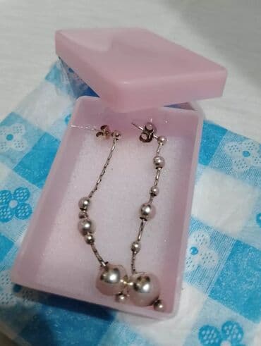 Screwback earrings, Material: Silver