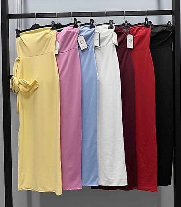 svecana majica: Elegantna ženska haljina bez bretela – midi/duga silueta sa prorezom — 7