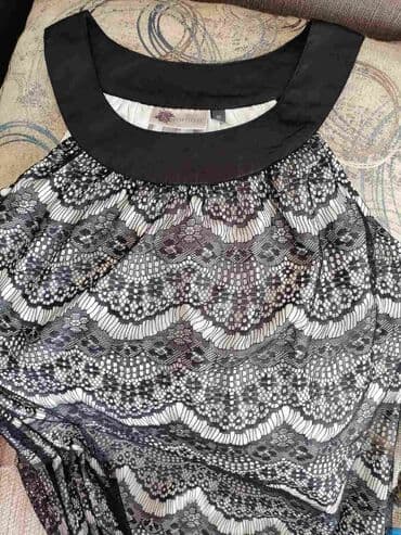 vunene haljine za punije: Elegantna haljina, sa crnom cipkom i belom postavom — 1