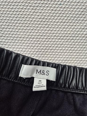 Kućna odeća: M&S ženske pantalone od eko kože – crne - Model: ravne nogavice — 3