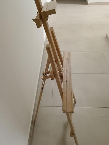 cev za trimer: Drveni slikarski štafelaj (studijski/atelje model) - Materijal — 2