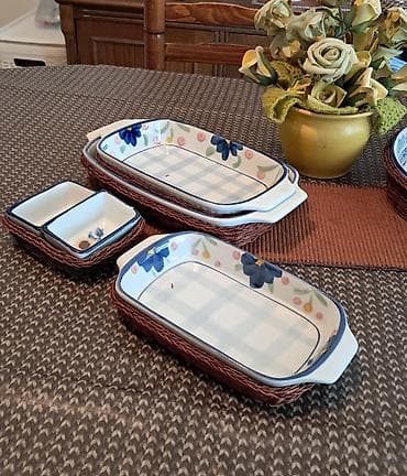 vodene igracke za decu: Komplet činija za serviranje hrane. Porcelan u korpicama od pruća — 2