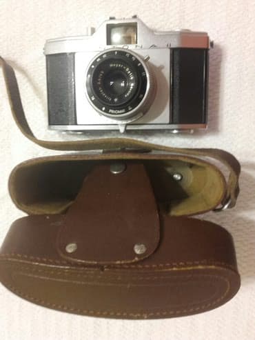 PENTONA analogni foto aparat kolekcionarski primerak ima kožnu futrolu na lalafo.rs PENTONA analogni foto aparat kolekcionarski primerak ima kožnu futrolu