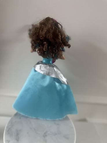 ikea igracke za decu: Barbie lutka Pop zvezda sa gitarom Rock n Royals Erika Na baterije — 3