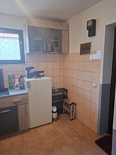 povoljno izdavanje stanova jagodina: Zemun, izdajem nameštenu garsonjeru 28m2 Zemun, izdajem garsonjeru — 4
