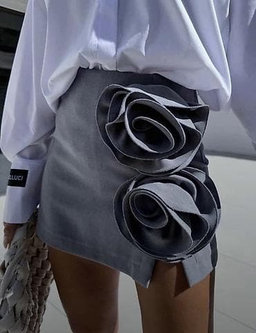 bluza s: 🔥Mini suknja s 3D cvetovima
✅2200 din — 6