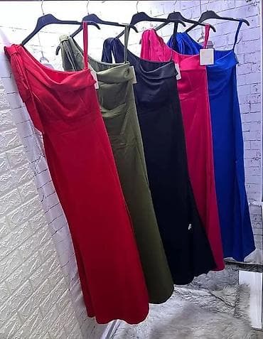 Kape i aksesoari: Elegantne ženske haljine – večernji i koktel modeli - Crna midi — 6