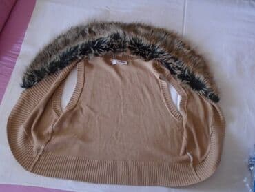 Skirts: John Baner prsluk sa krznom koje se može skinuti. Naznačena je — 4