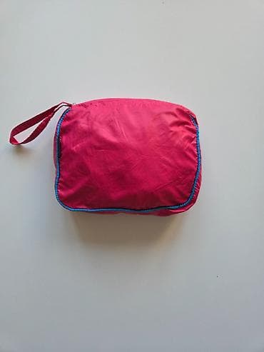 kucice za zeca: Kabanica za pse

Velicina L

Dimenzije 31 x 20 cm — 2