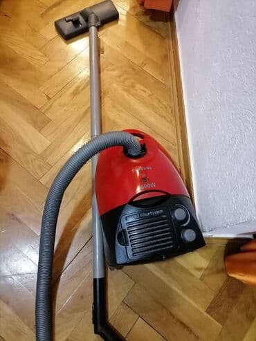 polovan samsung: Usisivač Samsung 1600w. Odličan usisivač Papirna kesa Dobro vuče i tih — 1