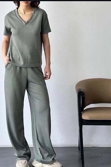 Kompleti: Set – majica i pantalone, maslinasto-sive boje. S/M veličina Novo — 1