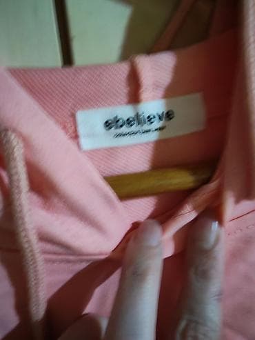 Dukserice: Kratki roze duks s kapuljačom – ebelieve - Model: cropped hoodie - — 3