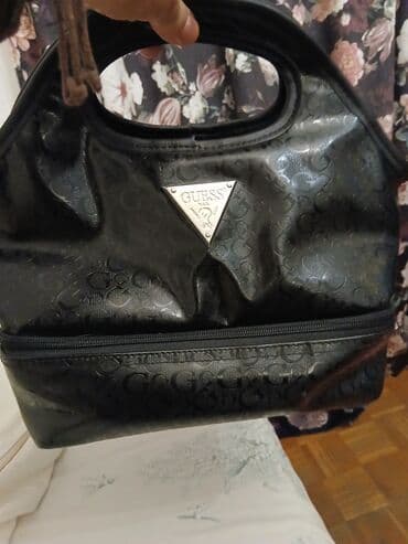 zenske torbice mona: Small cabin suitcase, Guess, color - Black — 3