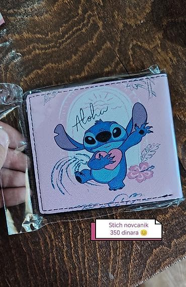 Stich novčanik – roze, sa simpatičnim motivom lika Stitch i natpisom at lalafo.rs Stich novčanik – roze, sa simpatičnim motivom lika Stitch i natpisom