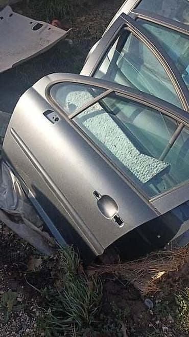 VRATA ZA PEUGEOT 207 | Originalni polovni delovi za Peugeot i na lalafo.rs VRATA ZA PEUGEOT 207 | Originalni polovni delovi za Peugeot i