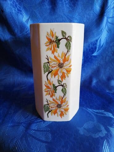 auto karta srbije i crne gore: Vaza nova Zajecar porcelan 70te. Visina. 17,5cm — 5
