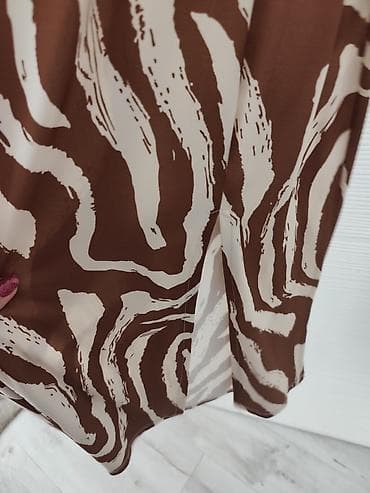 kardigan dugi: Duga haljina sa dugim rukavima i zebra printom u braon‑bejž tonovima — 3