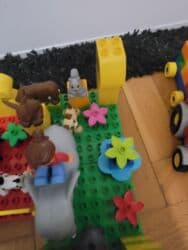pocepane farmerke za devojcice: Na prodaju Lego duplo set — 1