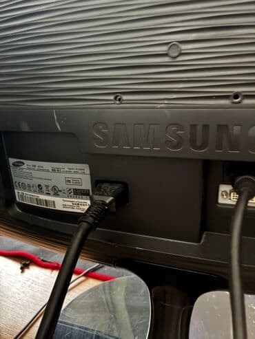 Car Electronics: Samsung LCD monitor sa postoljem - Dijagonala približno 22–24 inča — 5