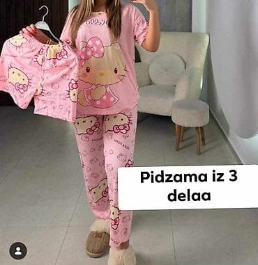 Pidžama iz 3 dela – ženski set. - Sastav kompleta: -kratka majica sa