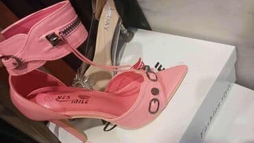 una obuca beograd: Sandale, Alexander McQueen — 1