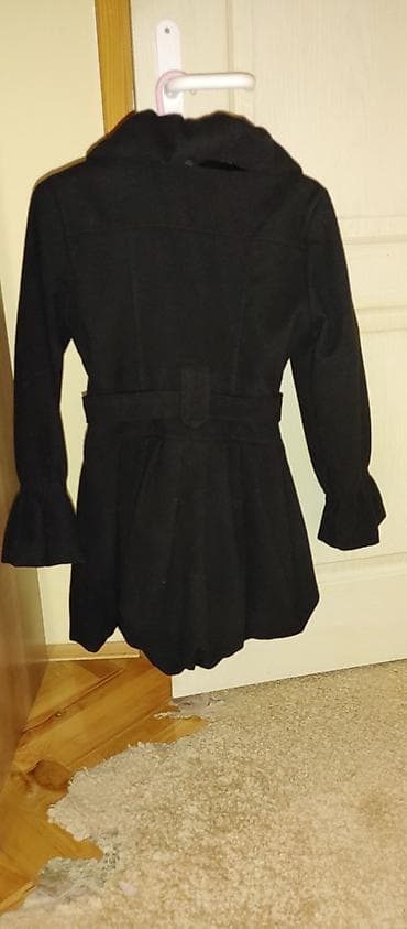 torbe b: Ženski kratki kaput – crni - Model: elegantan kaputić do sredine — 2