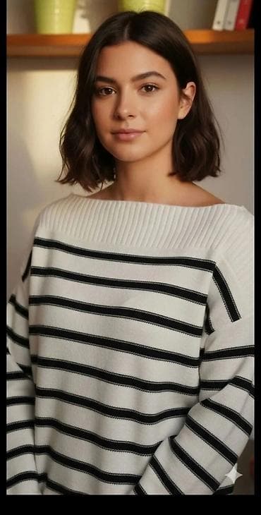 Ženski džemper na pruge – mornarski stil - Boja: bela osnova sa crnim