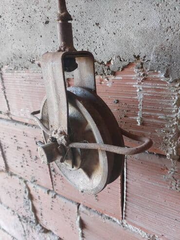 Zidarska Dizalica koturaca 
Na prodaju koturaca sa slike
