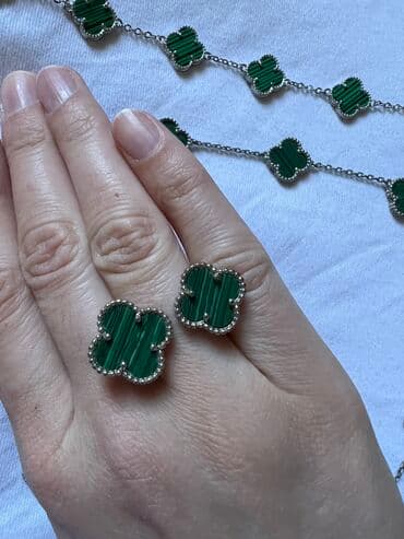torbice mona: Set: Earrings, Bracelet, Necklace — 5