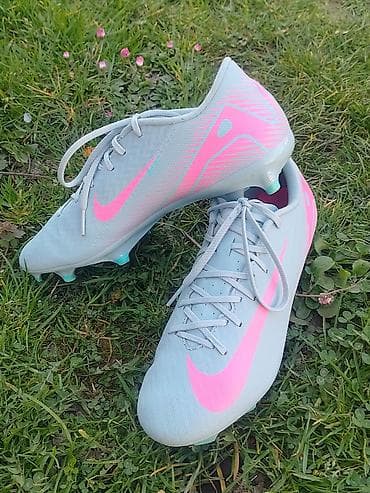 Muzički instrumenti: Kopacke NIKE MERCURIAl br 38,5 gaziste 24 cm su u odlicnom stanju sa — 10