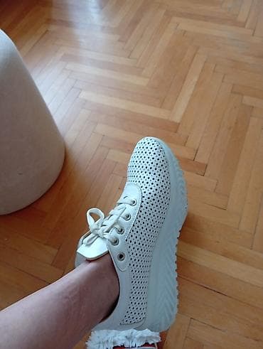 Flat shoes: Zenske patike,koza - Materijal: mekana koža sa perforacijama po celom — 1