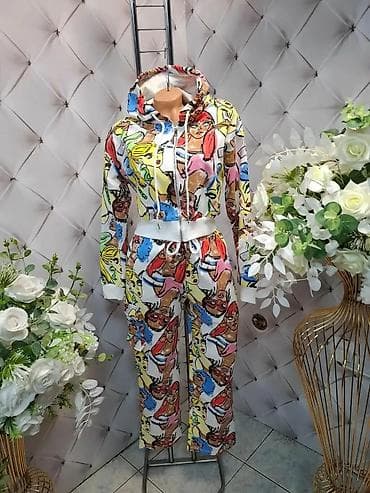 Trodelni ženski set sa šarenim printom strip/ilustracija - Gornji deo na lalafo.rs Trodelni ženski set sa šarenim printom strip/ilustracija - Gornji deo