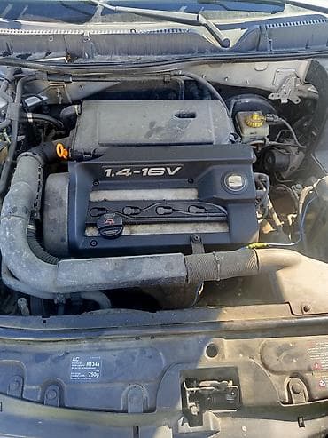 Seat Toledo – hečbek/limuzina, srebrna boja. Benzinski motor 1.4 16V — 4