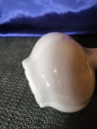 Vaza nova,rucni rad Royal KPM Nemacka 1950 do 1970god. Nemacka bela — 6