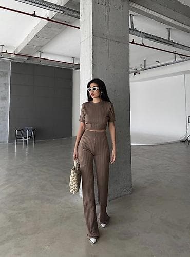 torba mona crna: Kompleti 2500dinara
Duzina 120 cm nogavica
Boje crna siva braon bez — 1